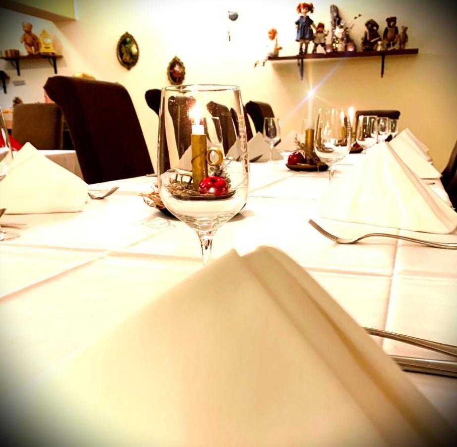 Restaurant Und Pension Zur Puppenstube Штольпен Екстер'єр фото